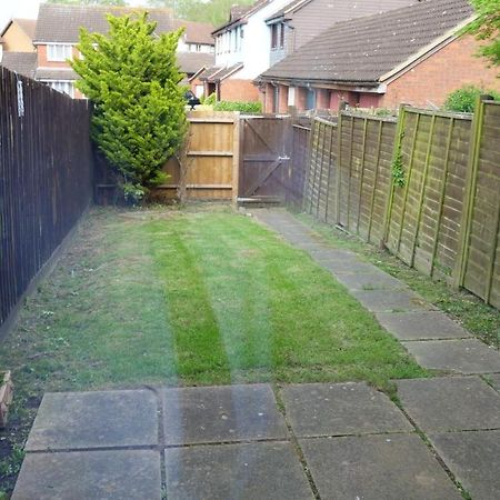 Milton Keynes Luxury Short Stay House With Wifi And Free Parking Wolverton  Zewnętrze zdjęcie