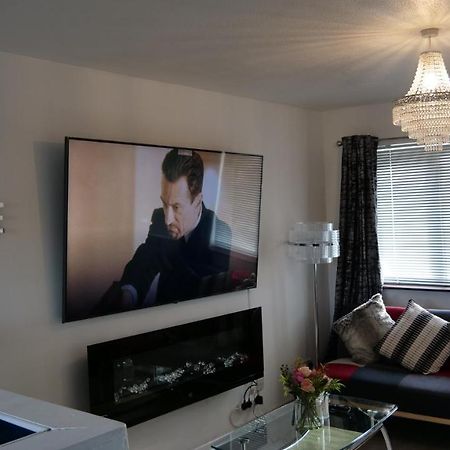 Milton Keynes Luxury Short Stay House With Wifi And Free Parking Wolverton  Zewnętrze zdjęcie