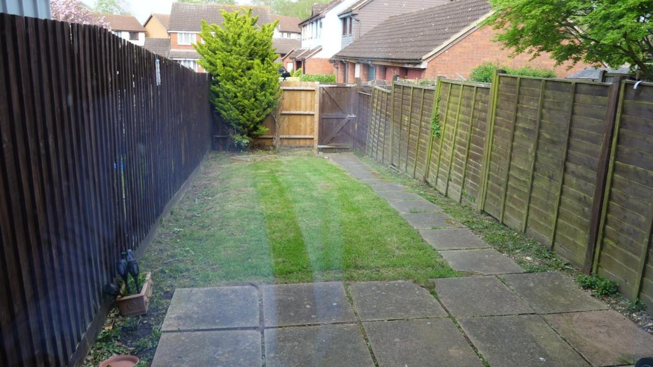 Milton Keynes Luxury Short Stay House With Wifi And Free Parking Wolverton  Zewnętrze zdjęcie
