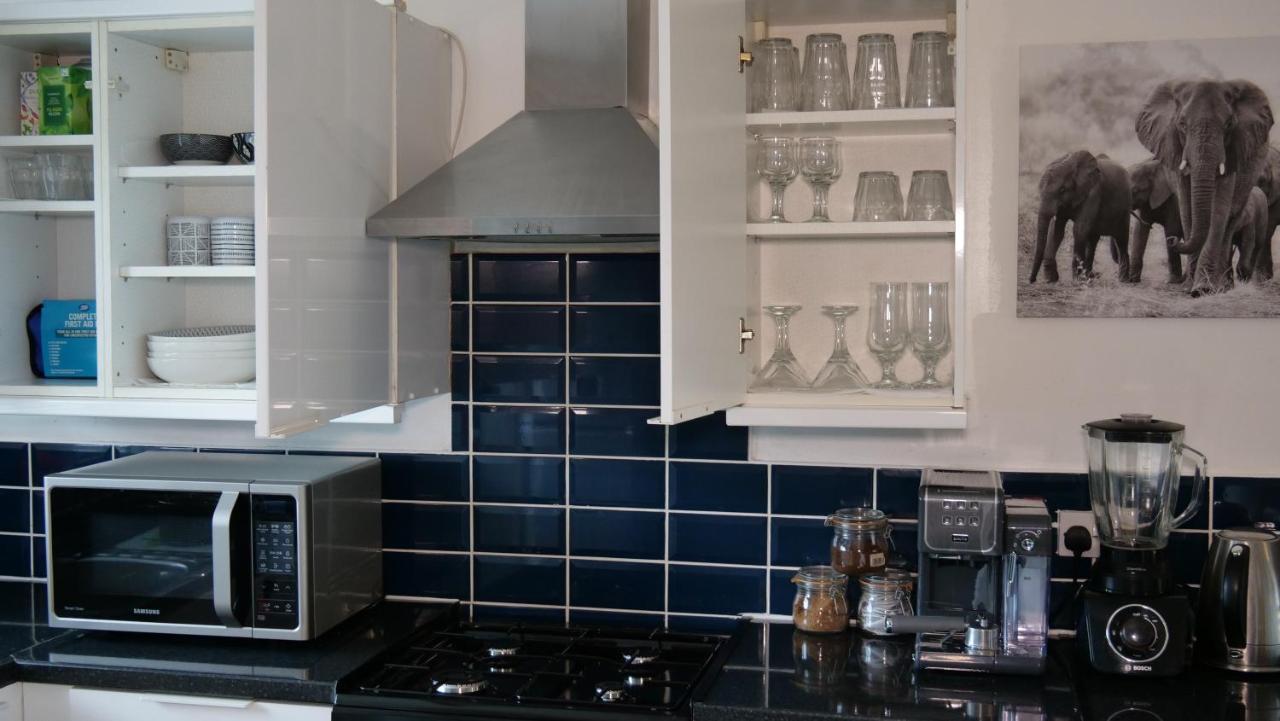 Milton Keynes Luxury Short Stay House With Wifi And Free Parking Wolverton  Zewnętrze zdjęcie