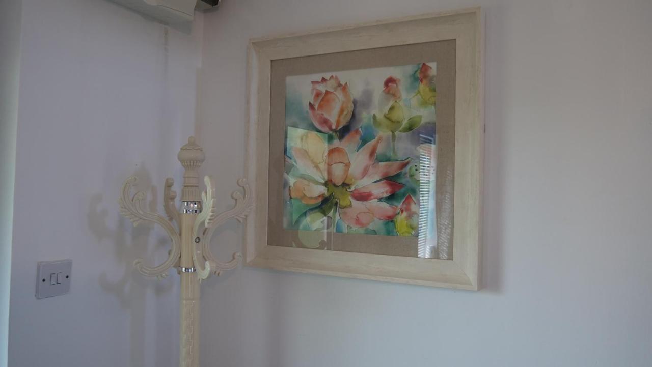 Milton Keynes Luxury Short Stay House With Wifi And Free Parking Wolverton  Zewnętrze zdjęcie