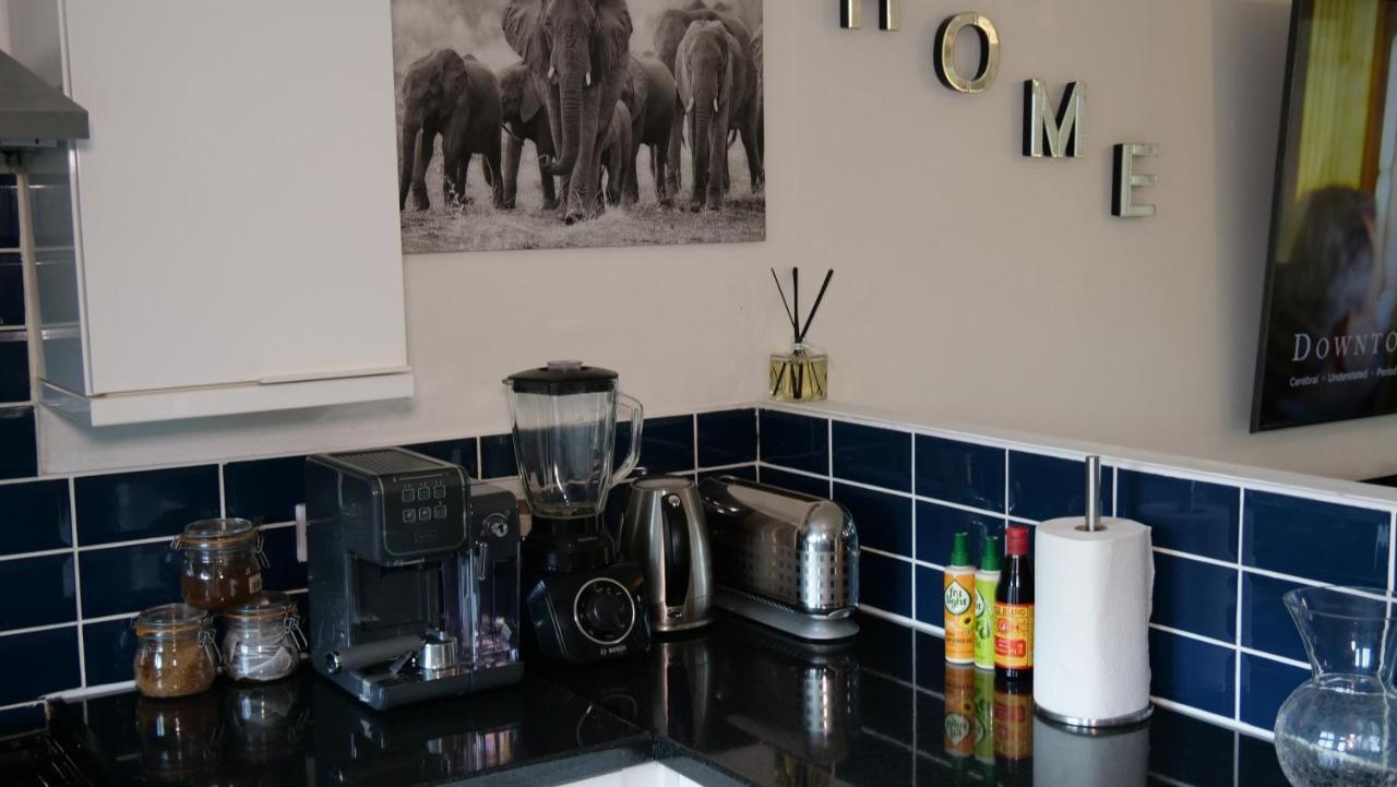 Milton Keynes Luxury Short Stay House With Wifi And Free Parking Wolverton  Zewnętrze zdjęcie