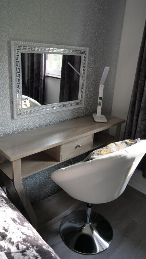 Milton Keynes Luxury Short Stay House With Wifi And Free Parking Wolverton  Zewnętrze zdjęcie